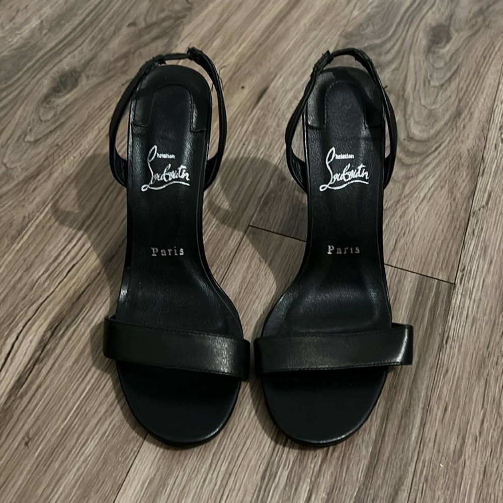 CHRISTIAN LOUBOUTIN
Loubigirl 85 leather sandals